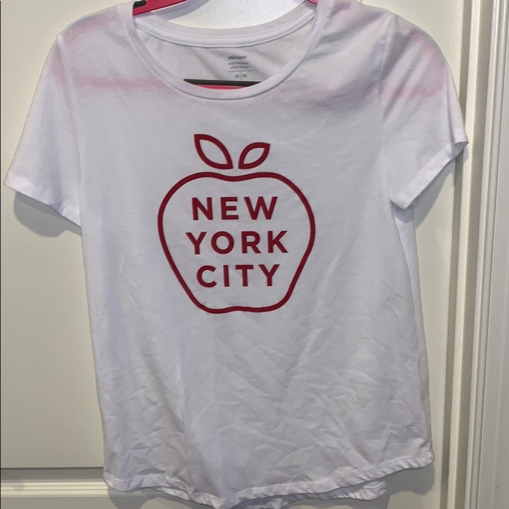 Old navy t-shirt